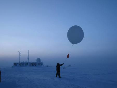 Unusual Deep Space Signals in Antarctica May Indicate Existence of Parallel Universe?? Glenn-launching-balloon_small